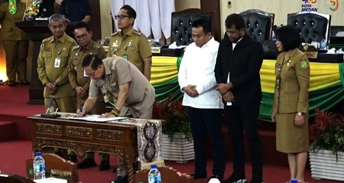 Rapat paripurna DPRD Medan, Selasa (7/7/2026).